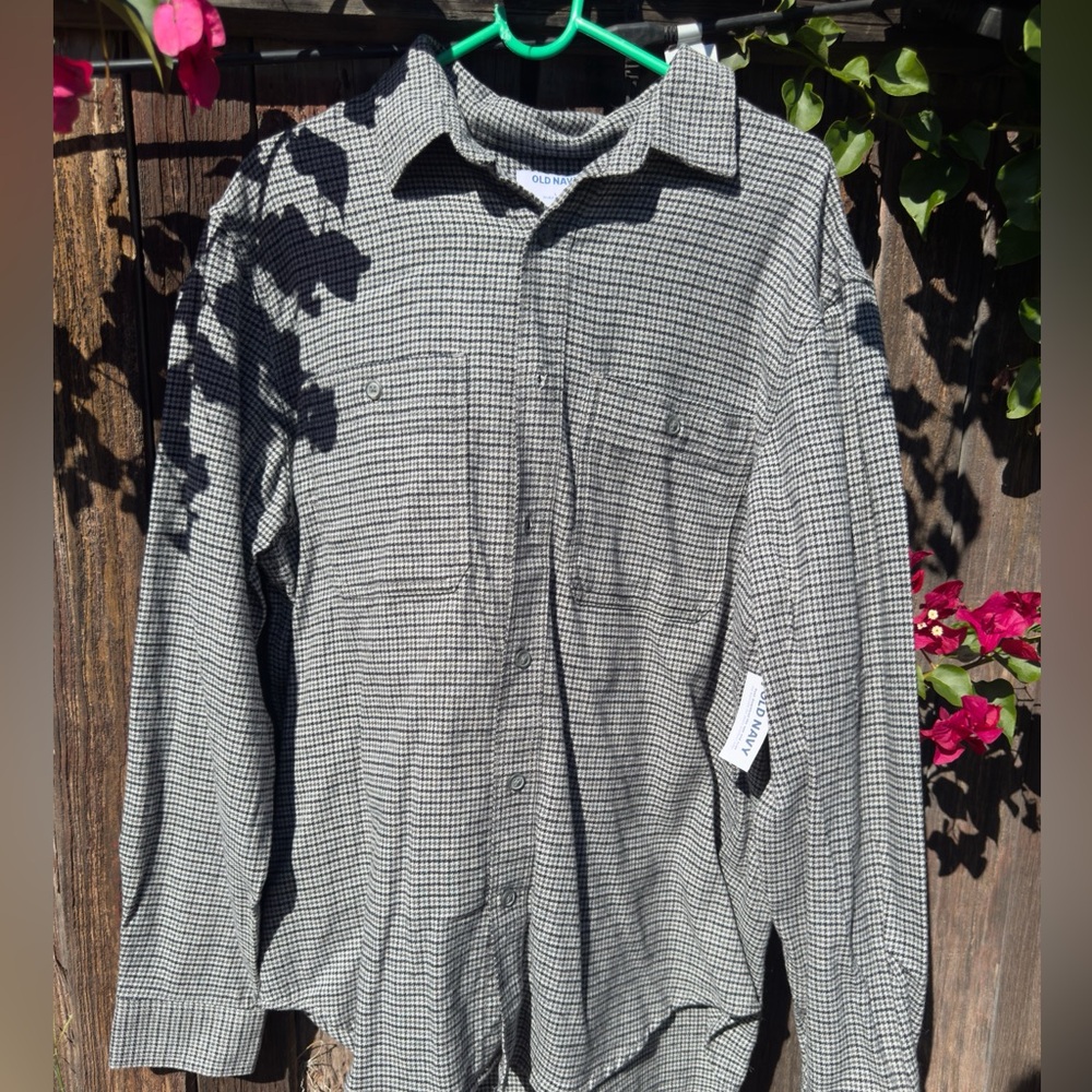 Old navy Checkered long sleeve Shirt size large NWT